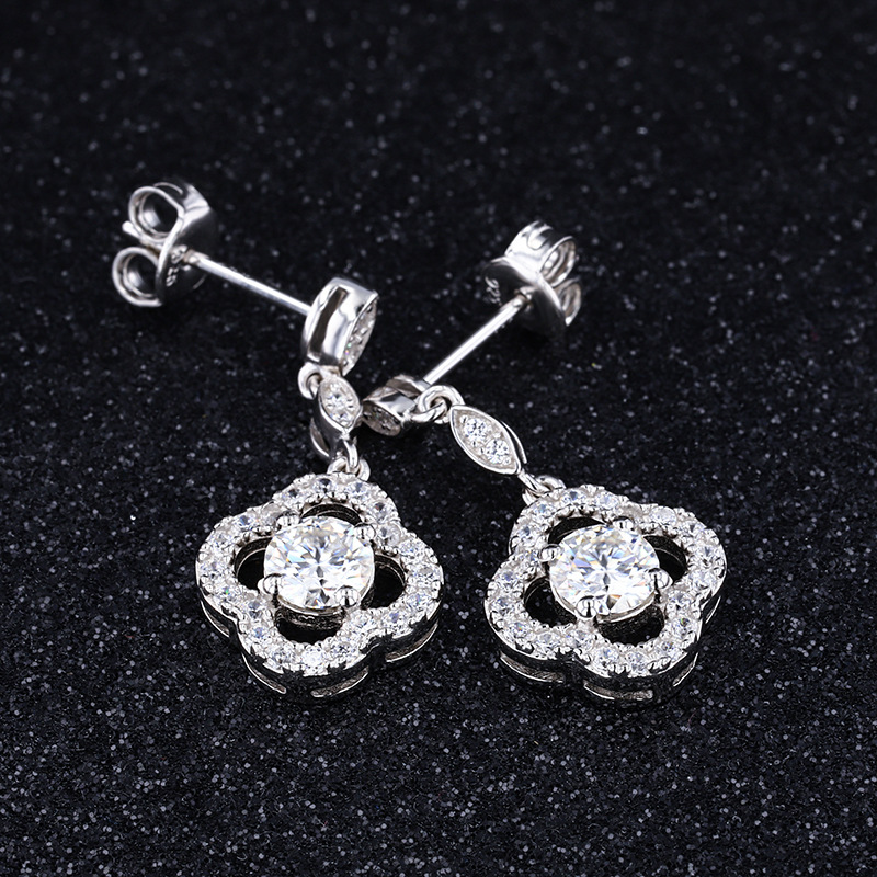 0.5Ct Moissanite Diamond Four-Leaf Colver Sterling Silver Stud Earrings